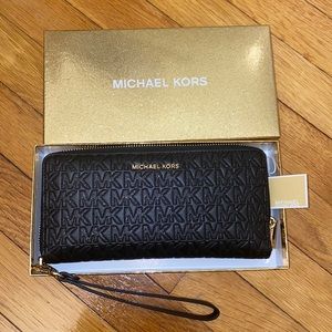 Micheal Kors Wallet